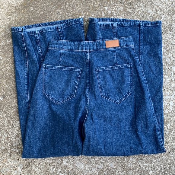 Social Tourist Hollister | Ultra High Rise Baggy Boho 70s Wide Leg Jeans - Picture 3 of 12